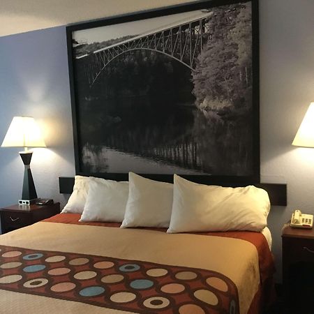 Super 8 By Wyndham Gardner Hotell Eksteriør bilde