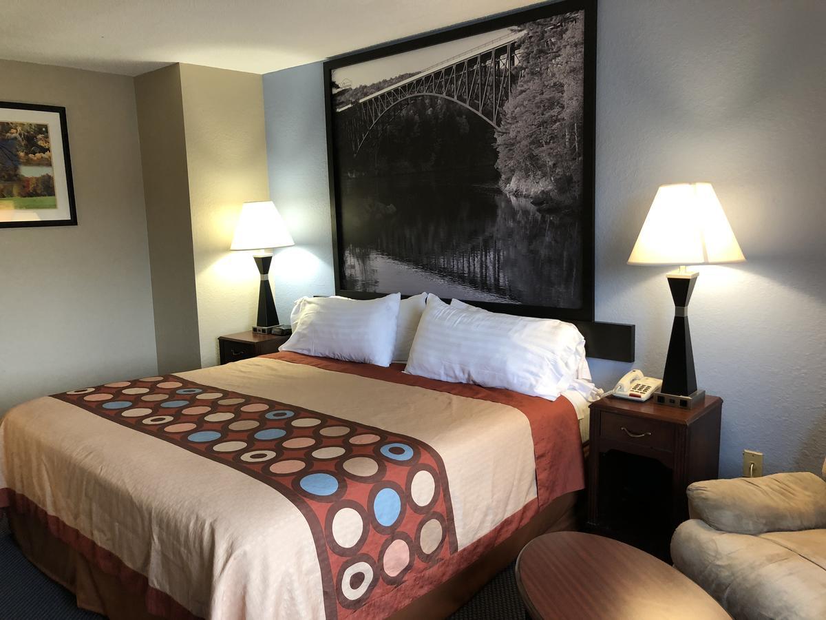 Super 8 By Wyndham Gardner Hotell Eksteriør bilde