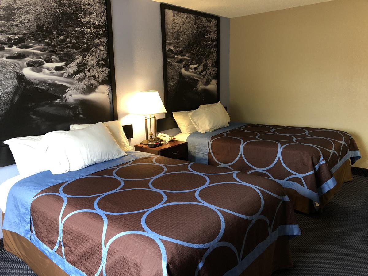 Super 8 By Wyndham Gardner Hotell Eksteriør bilde