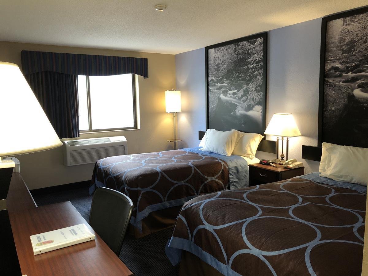 Super 8 By Wyndham Gardner Hotell Eksteriør bilde